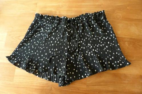 Rok-broekje, zwart met witte stippen, maat 42, Kleding | Dames, Broeken en Pantalons, Zo goed als nieuw, Maat 42/44 (L), Zwart