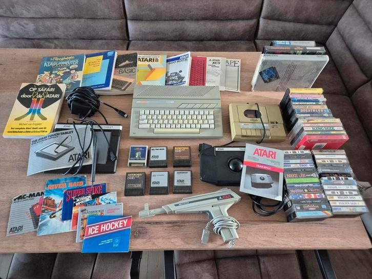 Atari 130xe, 65xe & xc12 incl extra's & games, Spelcomputers en Games, Spelcomputers | Atari, Gebruikt, Atari 2600, Met 2 controllers