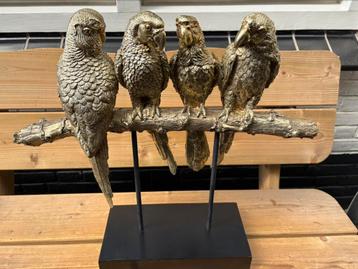 Decoratief Beeld – Gouden Papegaaien op Tak beschikbaar voor biedingen