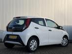 Toyota Aygo 1.0 VVT-i X-Fun NL Auto Dealer Onderhouden Airco, Auto's, Toyota, Voorwielaandrijving, 12 maanden, Euro 6, 4 stoelen