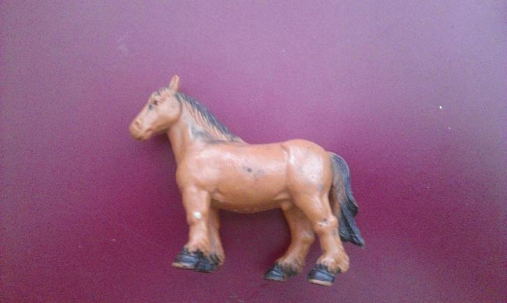 Koudbloed paard bruin, dierfiguur Bullyland, Verzamelen, Dierenverzamelingen, Gebruikt, Beeldje of Figuurtje, Paard, Ophalen of Verzenden