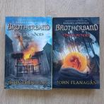 2x John Flanagan - Engels - Brotherband - Invaders & Hunters, Ophalen, Gelezen, John Flanagan