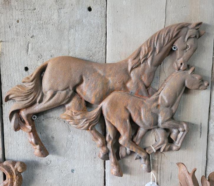 Brocante aluminium ornament wand decoratie Paarden, Antiek en Kunst, Curiosa en Brocante, Verzenden