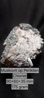 Moskovit op Periklien Chloriet, Verzamelen, Mineralen en Fossielen, Ophalen of Verzenden, Mineraal