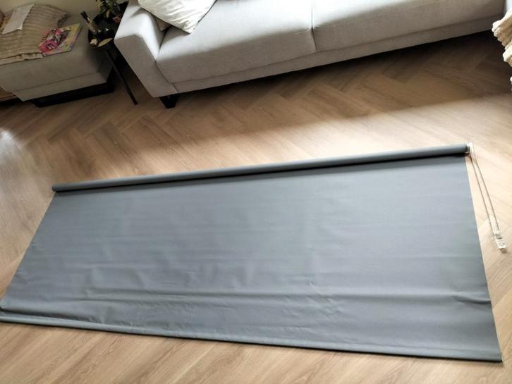 Grijze Rolgordijn - Zo goed als nieuw!, Huis en Inrichting, Stoffering | Gordijnen en Lamellen, Zo goed als nieuw, 150 tot 200 cm