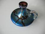 Heel mooi blauw iriserend glazen vaasje met oor. Loetz?, Antiek en Kunst, Ophalen of Verzenden