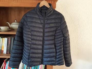 Mooie Pyua tussenjas, donkerblauw, maat M beschikbaar voor biedingen