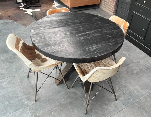 Ronden Eettafel met stalen Kruispoot en 4 stoelen, Huis en Inrichting, Tafels | Eettafels, Zo goed als nieuw, 50 tot 100 cm, 50 tot 100 cm
