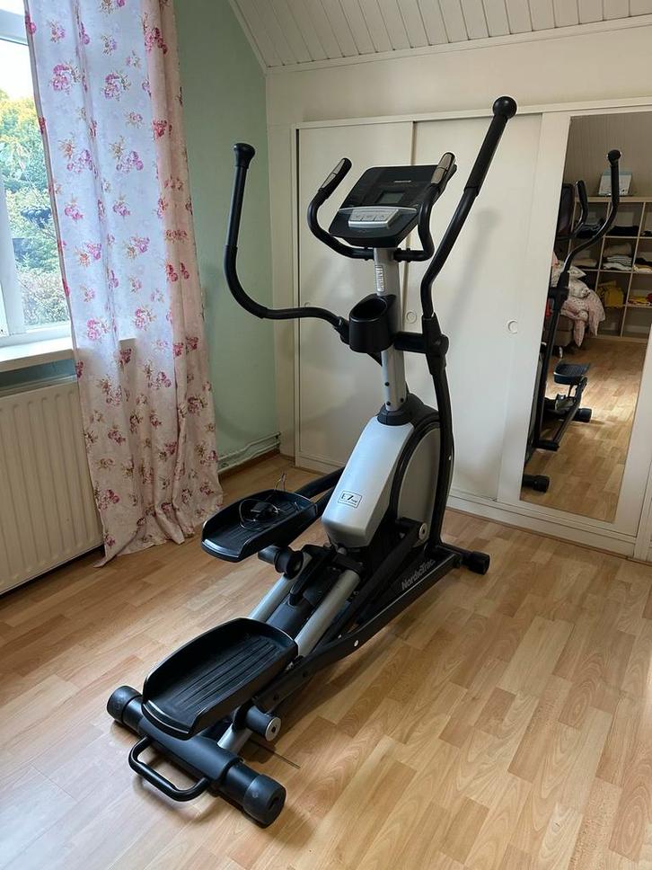 NordicTrack Crosstrainer E7 SV - Topconditie!, Sport en Fitness, Fitnessapparatuur, Zo goed als nieuw, Crosstrainer, Armen, Metaal