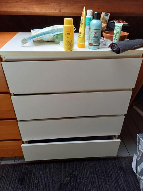 Ikea Malm wit 4 laden kast beschadigd gratis, Huis en Inrichting, Kasten | Ladekasten, Gebruikt, Minder dan 100 cm, Ophalen
