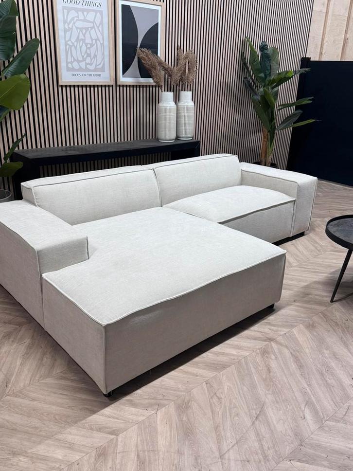 SHOWMODEL Hippe Hoekbank - Crème - 260 x 150, Huis en Inrichting, Banken | Bankstellen, Zo goed als nieuw, Hoekbank, Vierpersoons of meer