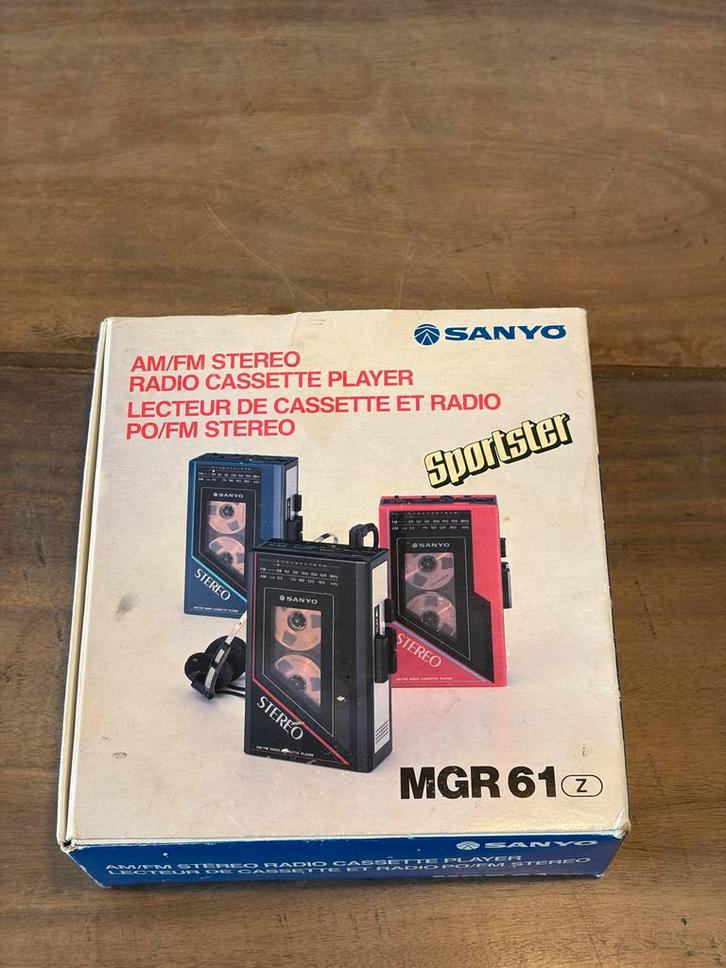 Sanyo MGR 61 Radio Cassettespeler Vintage zeldzaam in doos, Audio, Tv en Foto, Radio's, Gebruikt, Radio, Met cd-speler, Ophalen of Verzenden