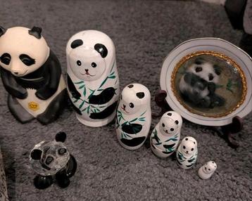 Panda verzameling: Bordje, Matroeska, Spaarpot, Beeldje beschikbaar voor biedingen
