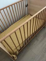 Ledikant 1.20 bij 0,60 en commode, Kinderen en Baby's, Ophalen of Verzenden, Zo goed als nieuw, Ledikant