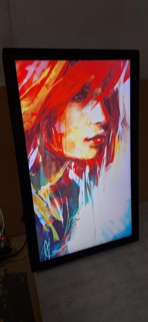 32 EN 40 INCH DIGITAL SIGNAGE SCHERM MET OMBOUW WINKEL, Audio, Tv en Foto, Televisies, Zo goed als nieuw, LED, 100 cm of meer