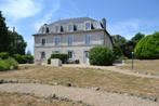 Karakteristiek pand bestaande uit drie royale woningen, Dorp, Dordogne, Aan meer of rivier, Eigenaar
