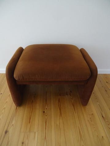 Leolux bora poef hocker voetenbank ottoman bruin suède beschikbaar voor biedingen