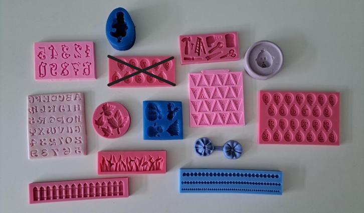 Verschillende siliconen taart decoratie mallen, Hobby en Vrije tijd, Taarten en Cupcakes maken, Zo goed als nieuw, Versiering