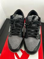 Low Nike dunk rose maat 42, Ophalen of Verzenden, Nieuw, Schoenen