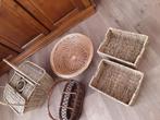 rieten mand/manden. vintage rieten flessenrek/picknickmand, Huis en Inrichting, Woonaccessoires | Schalen en Manden, Ophalen, Mand