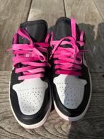 Air Jordan 1 Low (Maat 41), Ophalen, Zo goed als nieuw, Zwart, Sneakers of Gympen