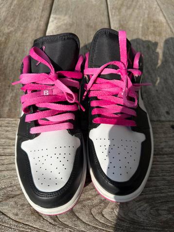 Air Jordan 1 Low (Maat 41) beschikbaar voor biedingen