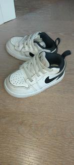 Nike Jordan low schoentjes maat 22, Ophalen of Verzenden, Gebruikt, Jongetje of Meisje, Schoentjes