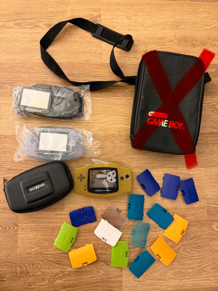 Gameboy advance shells en gameboy color klepjes, Spelcomputers en Games, Spelcomputers | Nintendo Game Boy, Zo goed als nieuw