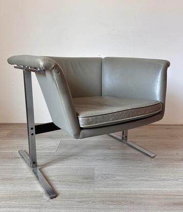 Artifort 042 design fauteuil beschikbaar voor biedingen