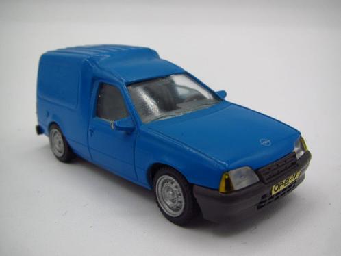 AHC Models - Opel Kadett Combo blauw 1:43, Hobby en Vrije tijd, Modelauto's | 1:43, Zo goed als nieuw, Auto, Overige merken, Ophalen of Verzenden