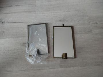 Twee decoratieve spiegels met kaarsstandaard beschikbaar voor biedingen