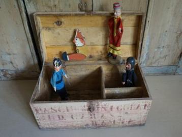 Zachtroze brocante houten koffer met vakken, koffers, trunk beschikbaar voor biedingen