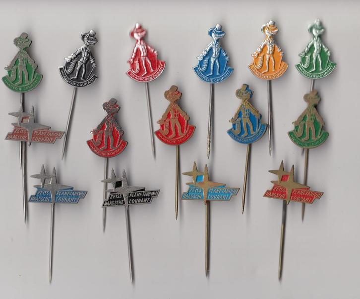 Den Haag Haagsche Courant speldjes Joris Goedbloed M Toonder, Verzamelen, Speldjes, Pins en Buttons, Gebruikt, Speldje of Pin