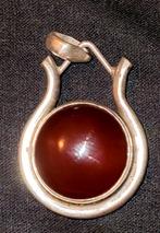 Mooie , modern strakkere zilveren hanger met rode steen, Gebruikt, Overige voorstellingen, Verzenden, Rood