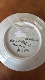 Bord met afbeelding van Wilhelmina met Juliana, Verzamelen, Ophalen of Verzenden, Gebruikt, Servies