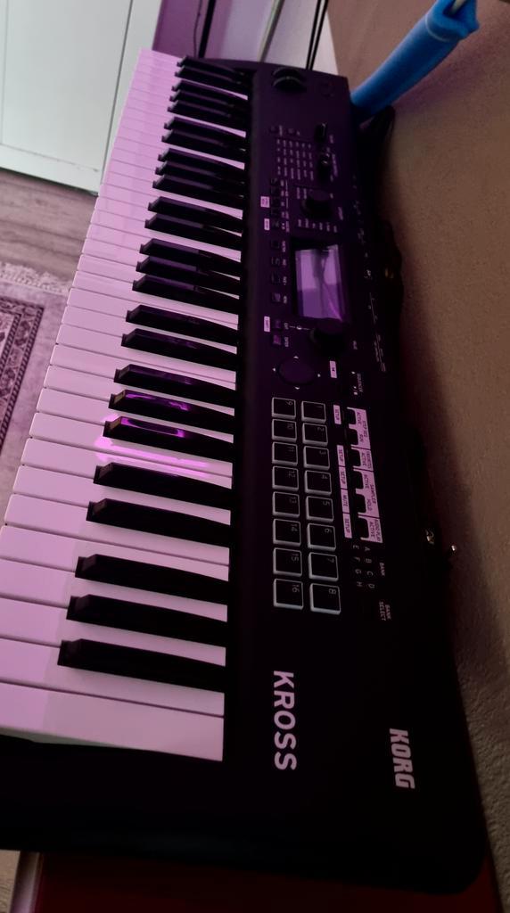 Korg, Muziek en Instrumenten, Synthesizers, Zo goed als nieuw, 61 toetsen, Korg, Ophalen