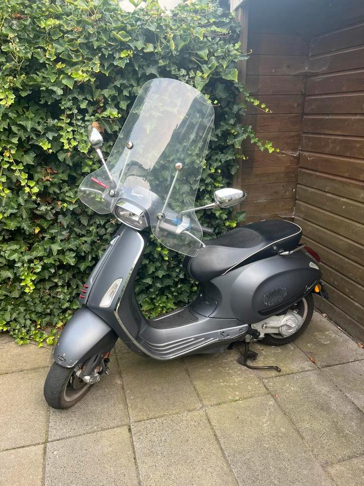 Vespa sprint 2016 blauw kenteken met extra’s, Fietsen en Brommers, Scooters | Vespa, Gebruikt, Vespa S, Maximaal 25 km/u, Benzine