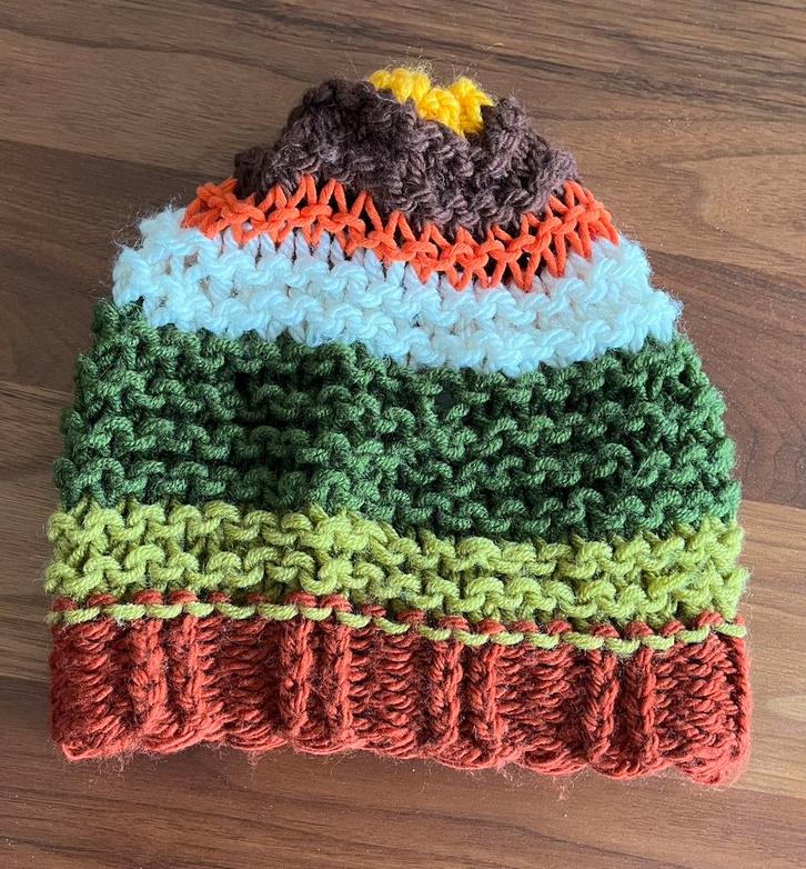 Handgehaakte muts – Zonsondergang over de bergen – Uniek!, Kleding | Dames, Mutsen, Sjaals en Handschoenen, Zo goed als nieuw