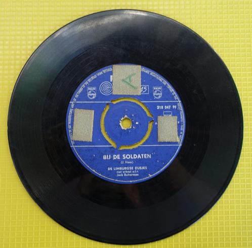 de limburgse zusjes - bij de soldaten, Cd's en Dvd's, Vinyl Singles, Single, Nederlandstalig, 7 inch, Ophalen of Verzenden