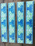 34 Antieke randtegels blauw groen decor in relief 7,5x15cm, Antiek en Kunst, Antiek | Wandborden en Tegels, Ophalen
