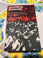 autoriteit en democratie, arbeiderszelfbestuur in rijke en a, Gelezen, Politiek en Staatkunde, Nederland, Rob Boonzajer flaes