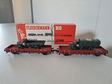 2 Fleischmann H0 wagons 5222 met Rode Kruis vrachtwagens beschikbaar voor biedingen