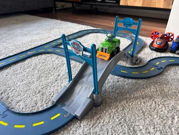 Paw patrol autobaan beschikbaar voor biedingen