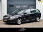 Volvo V50 2.4 Momentum AIRCO / CRUISE / EXPORT, 700 kg, Zwart, Origineel Nederlands, Stationwagon