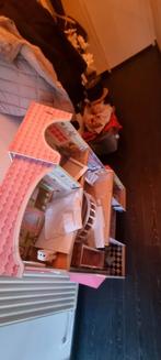 Leuk Poppenhuis  gratis afhalen, Kinderen en Baby's, Speelgoed | Poppenhuizen, Ophalen, Poppenhuis, Gebruikt, .