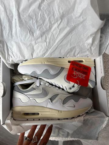 Nike Air Max 1 Patta White/Pure Platinum Maat 37.5 beschikbaar voor biedingen