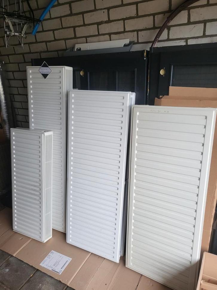 4 Radiatoren: Type 22 & Radson met Convectie, Doe-het-zelf en Verbouw, Verwarming en Radiatoren, Ophalen of Verzenden
