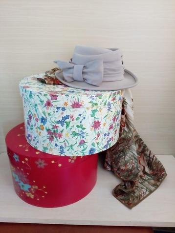 Hoedendozen/boxen. Vintage.Decoratie.Prijs p/st, vanaf beschikbaar voor biedingen