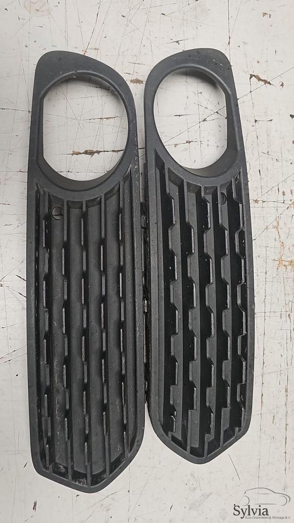 Bumper rooster mistlamp set  gesloten BMW 1 serie F20 F21 1', Auto-onderdelen, Overige Auto-onderdelen, Gebruikt, Ophalen of Verzenden