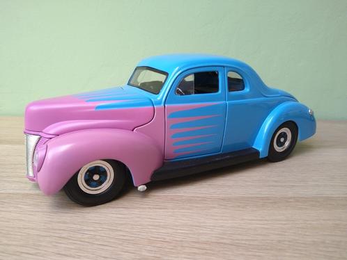 1940 Ford Coupe Hot Rod 1:18 Universal Hobbies, Hobby en Vrije tijd, Modelauto's | 1:18, Zo goed als nieuw, Overige merken, Ophalen of Verzenden